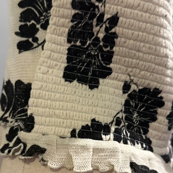 Free People White and Black Floral Crop Top NWT! - Picture 4 of 4